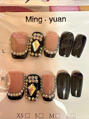 Ming Yuan Press-On Nails Black & Pink NWT
